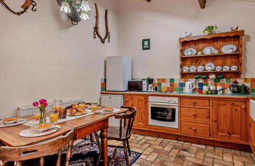 Deepdale House | 2 Bed in Tatterset 77764