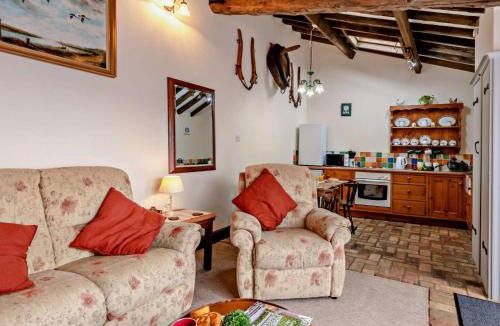 Deepdale House | 2 Bed in Tatterset 77764