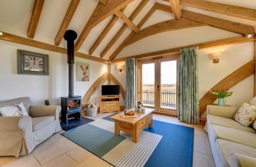 Stone in Oxney House | 2 Bed in Tenterden oc-tn606