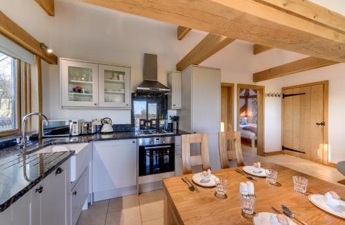 Stone in Oxney House | 2 Bed in Tenterden oc-tn606