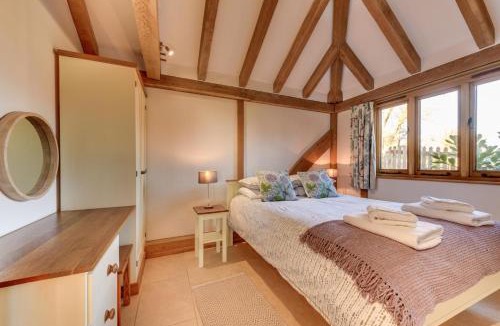 Stone in Oxney House | 2 Bed in Tenterden oc-tn606