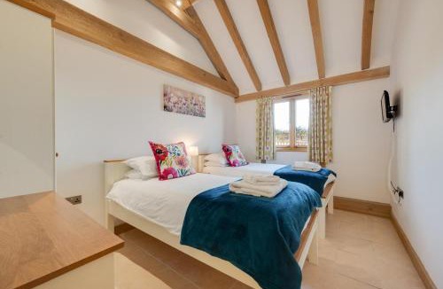 Stone in Oxney House | 2 Bed in Tenterden oc-tn607