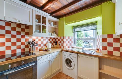 Worton House | 2 Bed in Thwaite oc-ds946