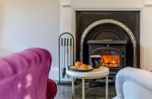 Launceston House | 2 Bed in Tregeare 84660