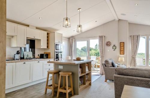Ryde Cabin | 2 Bed in Upton oc-h32761