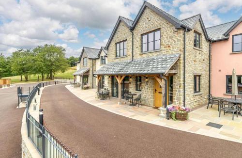 Kemeys Commander Apartment | 2 Bed in Usk 87948