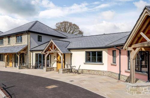 Kemeys Commander Apartment | 2 Bed in Usk- oc-82392