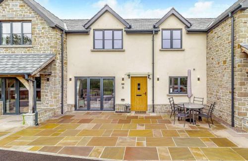 Kemeys Commander Apartment | 2 Bed in Usk- oc-87949