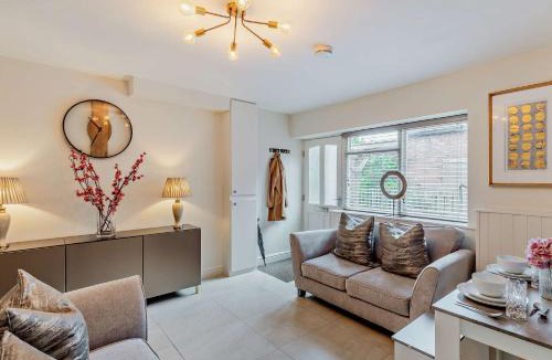 Warwick Town Centre House | 2 Bed in Warwick 93085