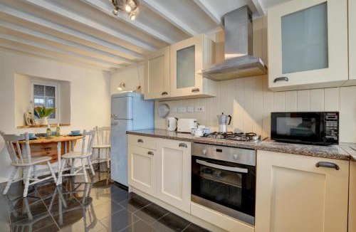 West Down House | 2 Bed in West Down oc-julyco