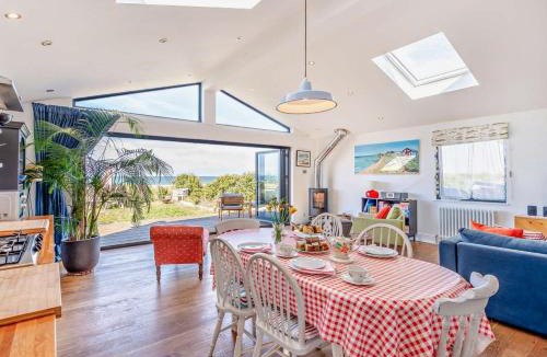 Whitstable House | 2 Bed in Whitstable WCC19