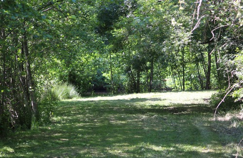 Cercoux House | 2 bed lakeside guest house with parking