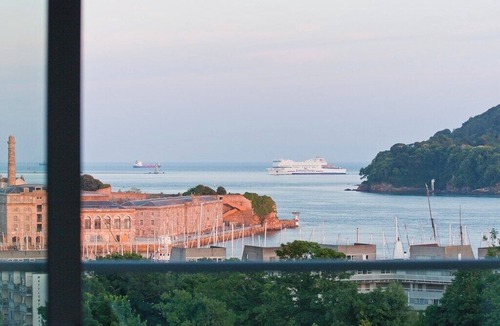 Devonport Apartment | 2 Bed - Leeward House by Pureserviced