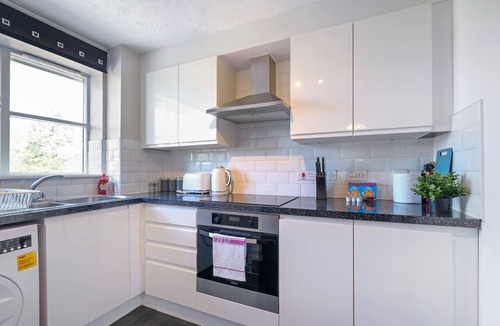 Enfield Lock Apartment | 2 bed Luxury Apartment
