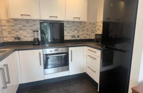 Whittington Apartment | 2 Bed luxury Flat Colindale
