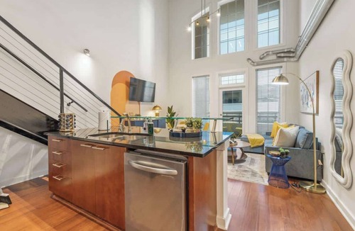 Atlantic Station Area Apartment | 2 Bed Midtown Loft Midtown