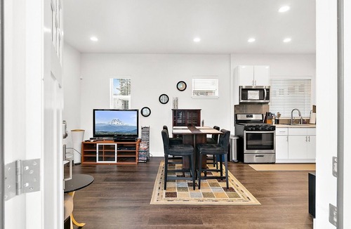 Bryn Mawr-Skyway Apartment | 2 Bed MIL unit with Lake Washington views