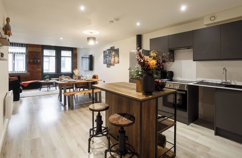 Bradford Apartment | 2 Bed New York Style Loft Duplex - Free Parking