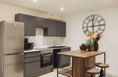 Bradford Apartment | 2 Bed New York Style Loft Duplex - Free Parking