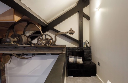 Bradford Apartment | 2 Bed New York Style Loft Duplex - Free Parking