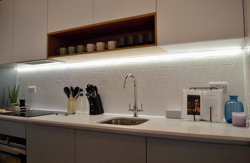 Runnymede Apartment | 2 Bed Penthouse with Skyline Views