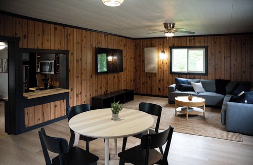 Tobermory Cabin | 2 Bed Renovated Waterfront Cottage | Kayak