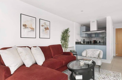 Vauxhall Apartment | 2 bed riverside flat with breath taking views
