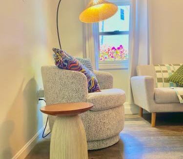 Merrimac Bed & Breakfast | 2-bed rm house on the lake