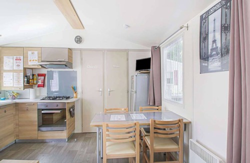 Saint-Jean-de-Monts Cabin | 2 Bed - Sleeps 4 - On-Site Activities - Near Beach