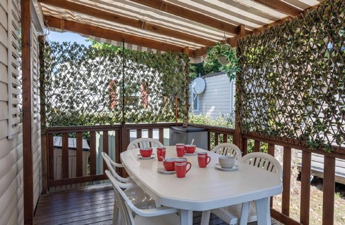 Saint-Jean-de-Monts Cabin | 2 Bed - Sleeps 4 - On-Site Activities - Near Beach