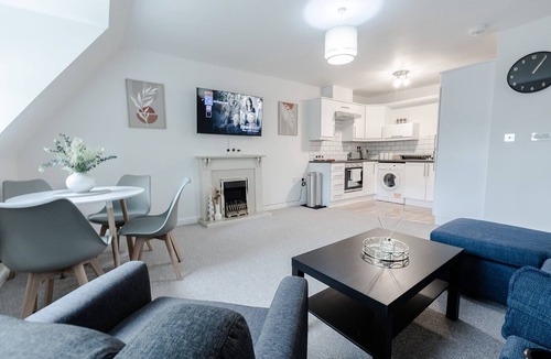Seisdon Apartment | 2 bed | Sleeps 5 | Free Parking