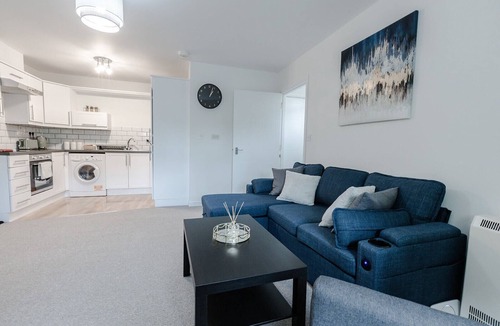 Seisdon Apartment | 2 bed | Sleeps 5 | Free Parking