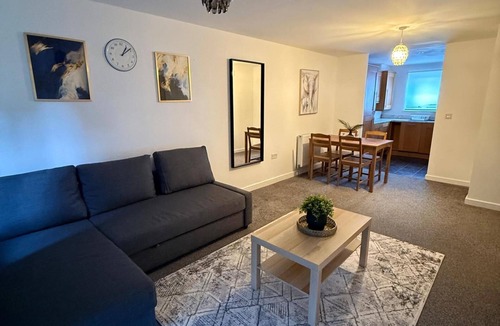 Bracknell Apartment | 2 Bed - Sleeps 6 - Free Parking