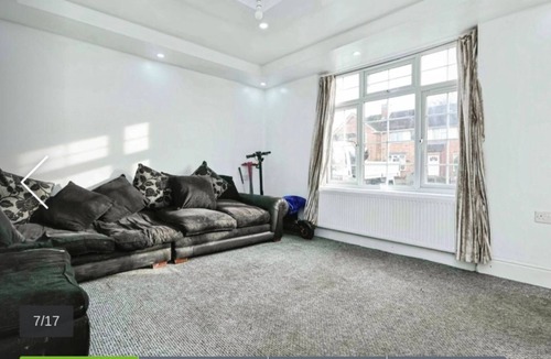 Stonnall House | 2 Bed Terrace House with modern touch