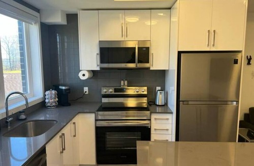 Niagara Falls House | 2 Bed Town Ideal For A Fun-filled Family Vacation