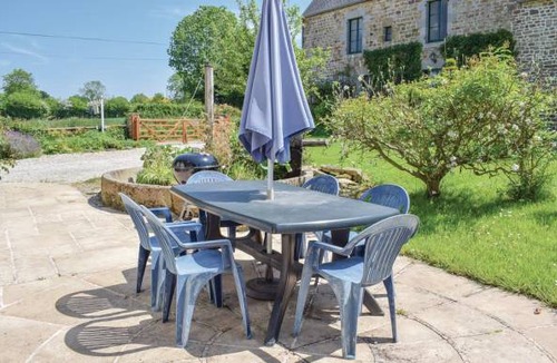 Saint-Pierre-Langers House | 2 bedroom accommodation in St. Pierre Langers