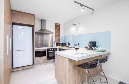 Mount Eden Apartment | 2 Bedrm Condo right on Mt Eden