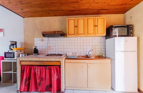 Roquefort-des-Corbieres House | 2-bedroom gite, air conditioning, pool, near Sigean