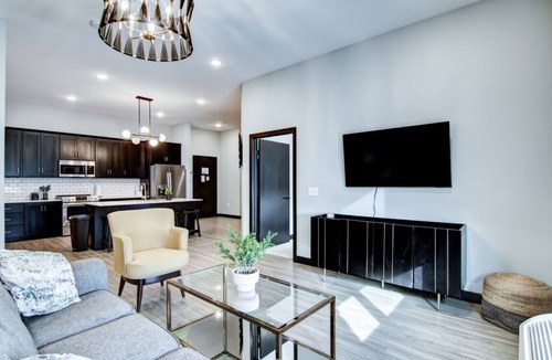 Altoona Apartment | 2 Bedroom 1 Bath Apartment