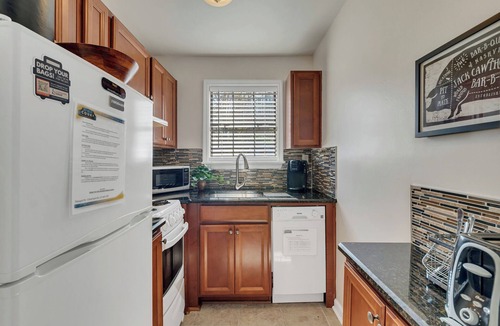West End Apartment | 2 Bedroom 1 Bath Near Downtown!