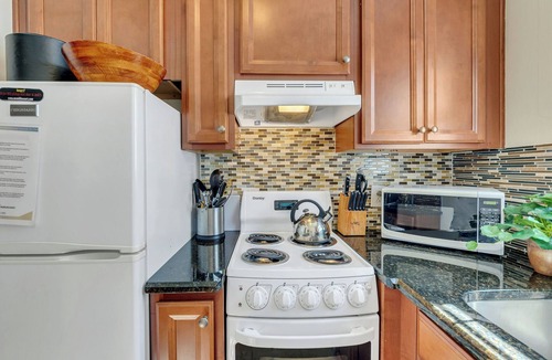 West End Apartment | 2 Bedroom 1 Bath Near Downtown!