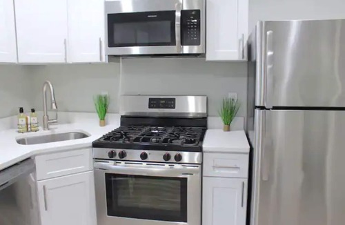 Downtown Albany Apartment | ★ 2 BEDROOM/1 BATH TRENDY Apt ★ Downtown Albany