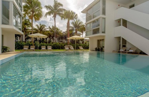 Key Biscayne Apartment | 2 Bedroom 1King-2Twins
