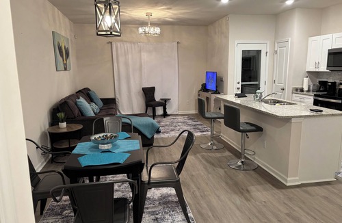 Southmont House | 2 bedroom, 2.5 in charming Trinity privacy, I-85 and downtown High Point.