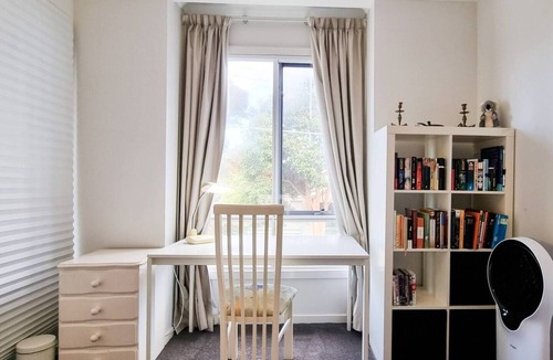 Heidelberg Heights House | 2 bedroom & 2 bathroom comfortable townhouse