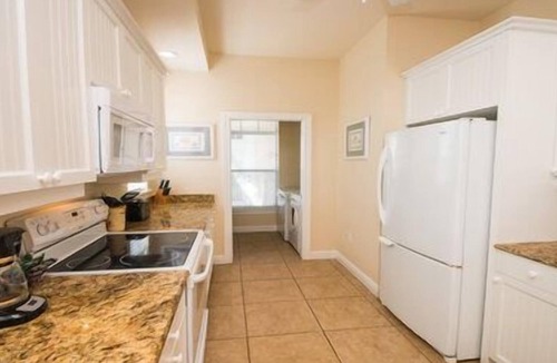 Bradenton Beach Hotel | 2 Bedroom, 2 Bathroom Deluxe Partial Bay View. Pet Friendly