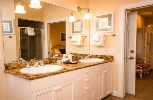 Bradenton Beach Hotel | 2 Bedroom, 2 Bathroom Deluxe Partial Bay View. Pet Friendly