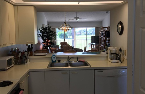 Venice Condo | 2 Bedroom, 2 Bath Condo in Venice -available 4/15/26 -10/31/26 Min 3 Month Lease