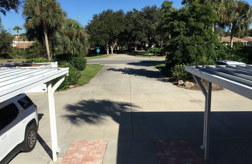 Venice Condo | 2 Bedroom, 2 Bath Condo in Venice -available 4/15/26 -10/31/26 Min 3 Month Lease