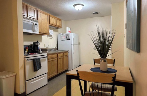 Downtown Pittsburgh Apartment | 2 Bedroom/2 Bath Downtown | Sleeps Six | Walkable